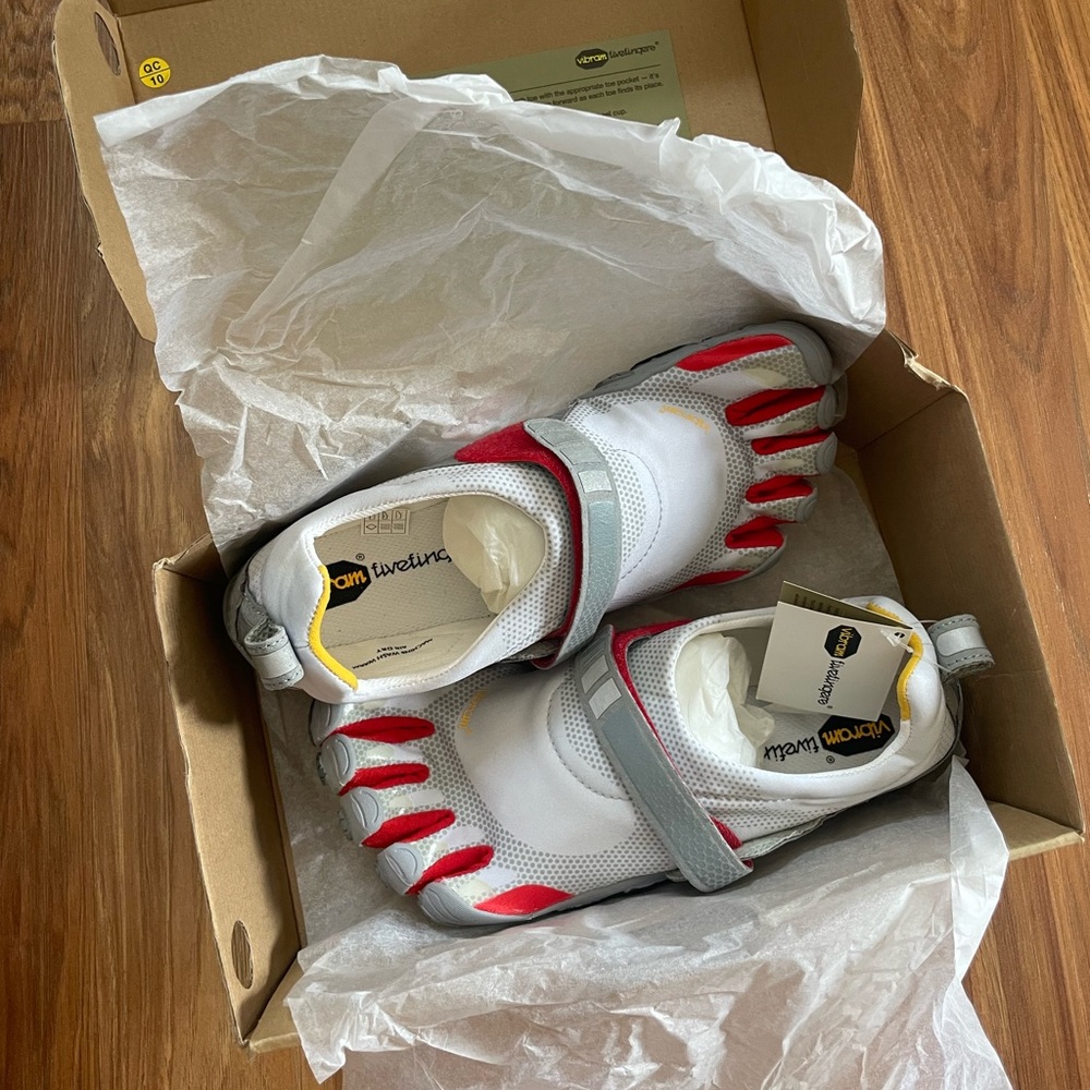 Vibram Fivefingers shoes size 43 Bikila